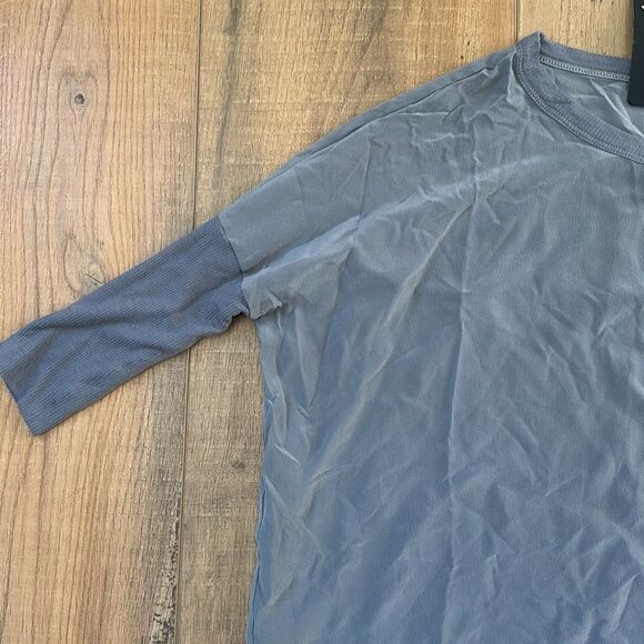 NWT Chaser Tops Womens Small Gray Silk Drop Shoulder Oversized Boxy Blouse - Picture 2 of 5